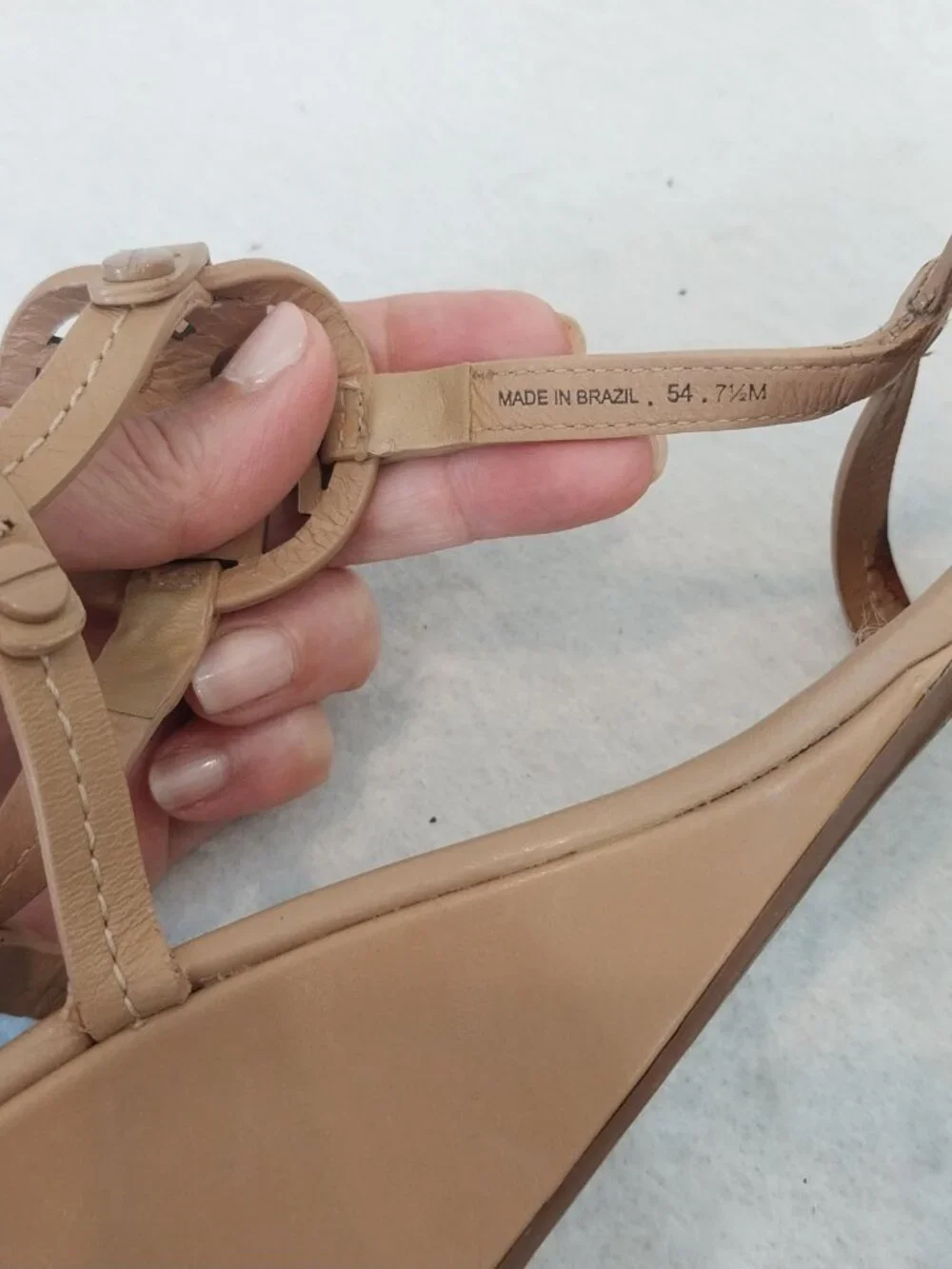 Tory Burch Wedge Sandals 7.5 Miller Beige Nude Leather T-Strap Logo Medallion